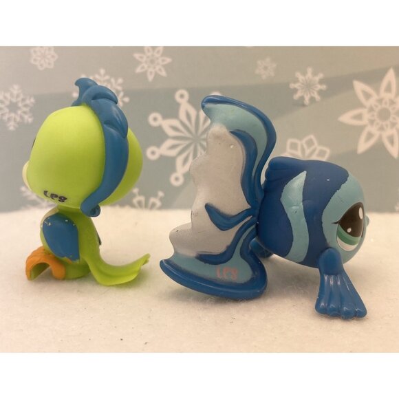 Authentic Littlest Pet Shop # 2455 2456 Blythe Hawaii Blue Fish &  Cockatoo - Picture 3 of 3